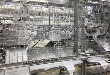 Reinigung einer Entbeinungsmaschine Reinigung einer Entbeinungsmaschine