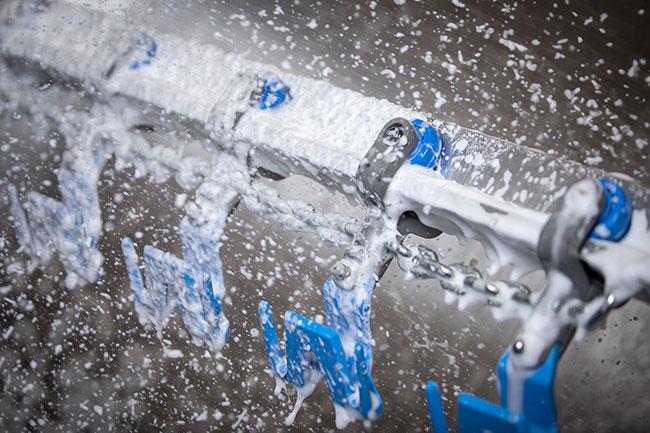 Reinigung von Geflügelschäkeln Reinigung von Geflügelschäkeln